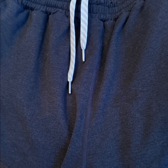 Vuori Black Athletic Shorts - Picture 6 of 6